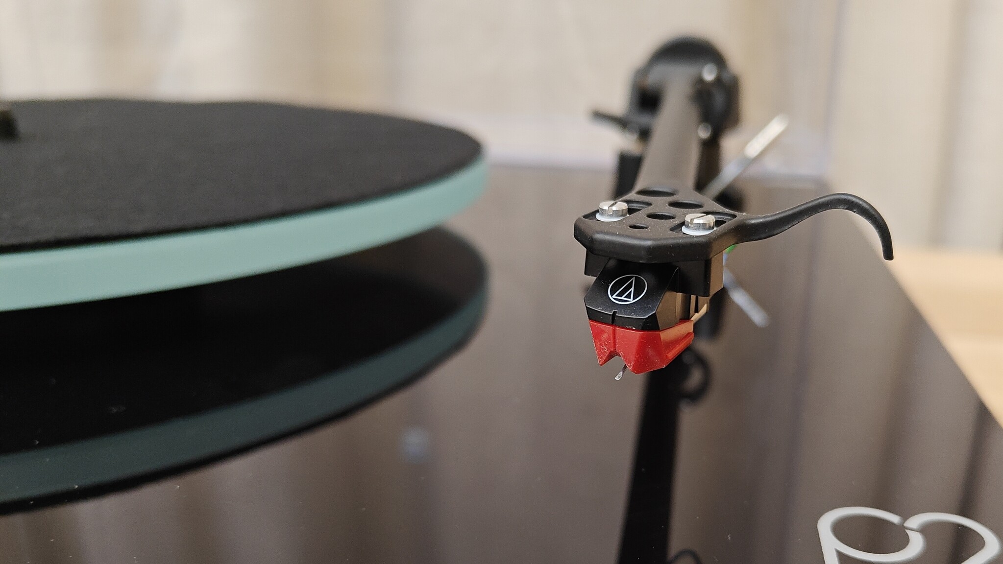 Rega Planar 2 Zwart met AT-VM95ML Element Occasion (10-2021)