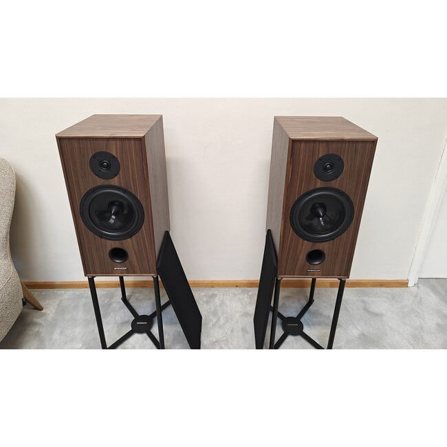 Spendor Classic 2/3 Luidsprekerset met Classic 2/3 stands Walnoten Occasion (12-2023)