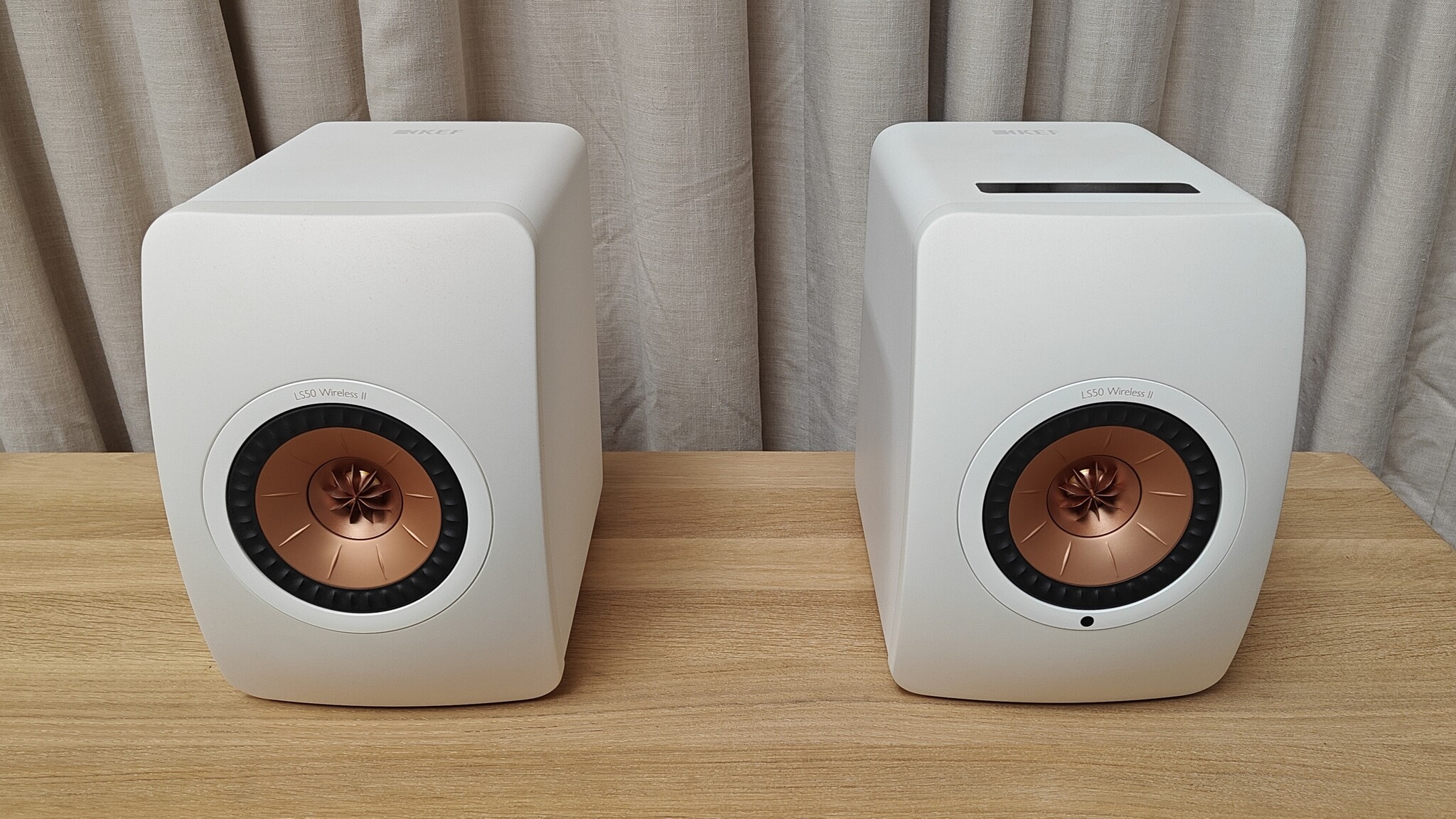 KEF LS-50W 2 Mineral White Occasion (2021)