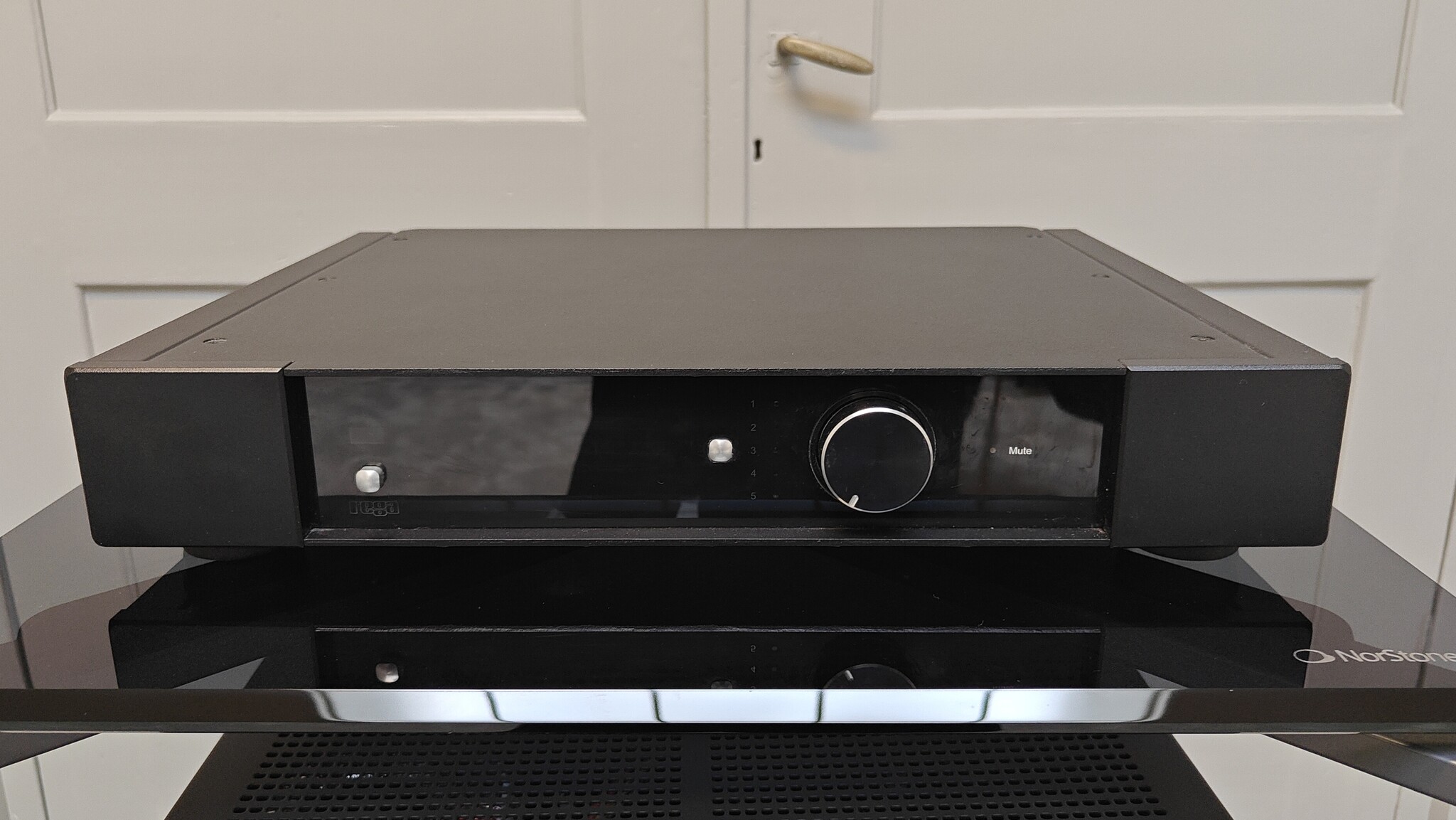 Rega Elex R Stereo versterker occasion (2017)