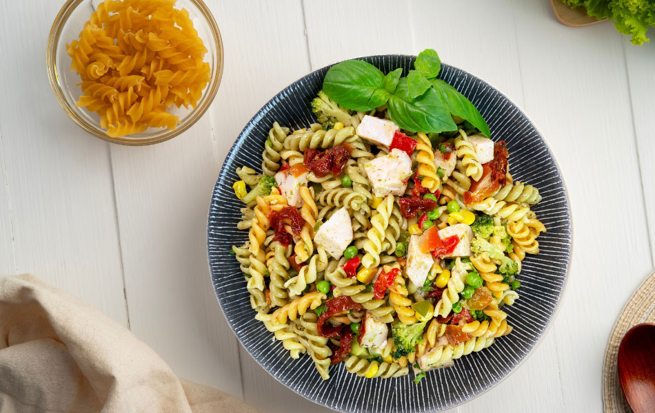 Afvallen: Pasta salade - Gerookte kip