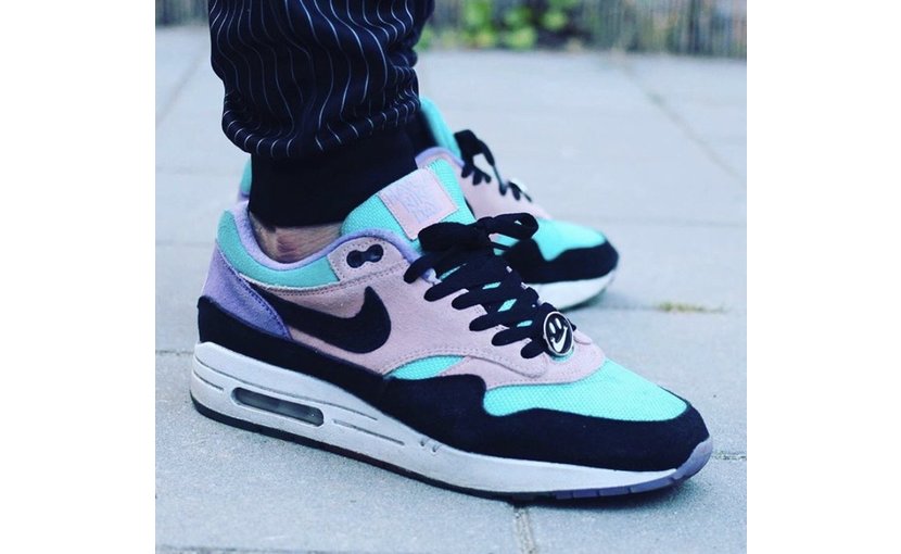 nike air max 1 have a nike day light blue