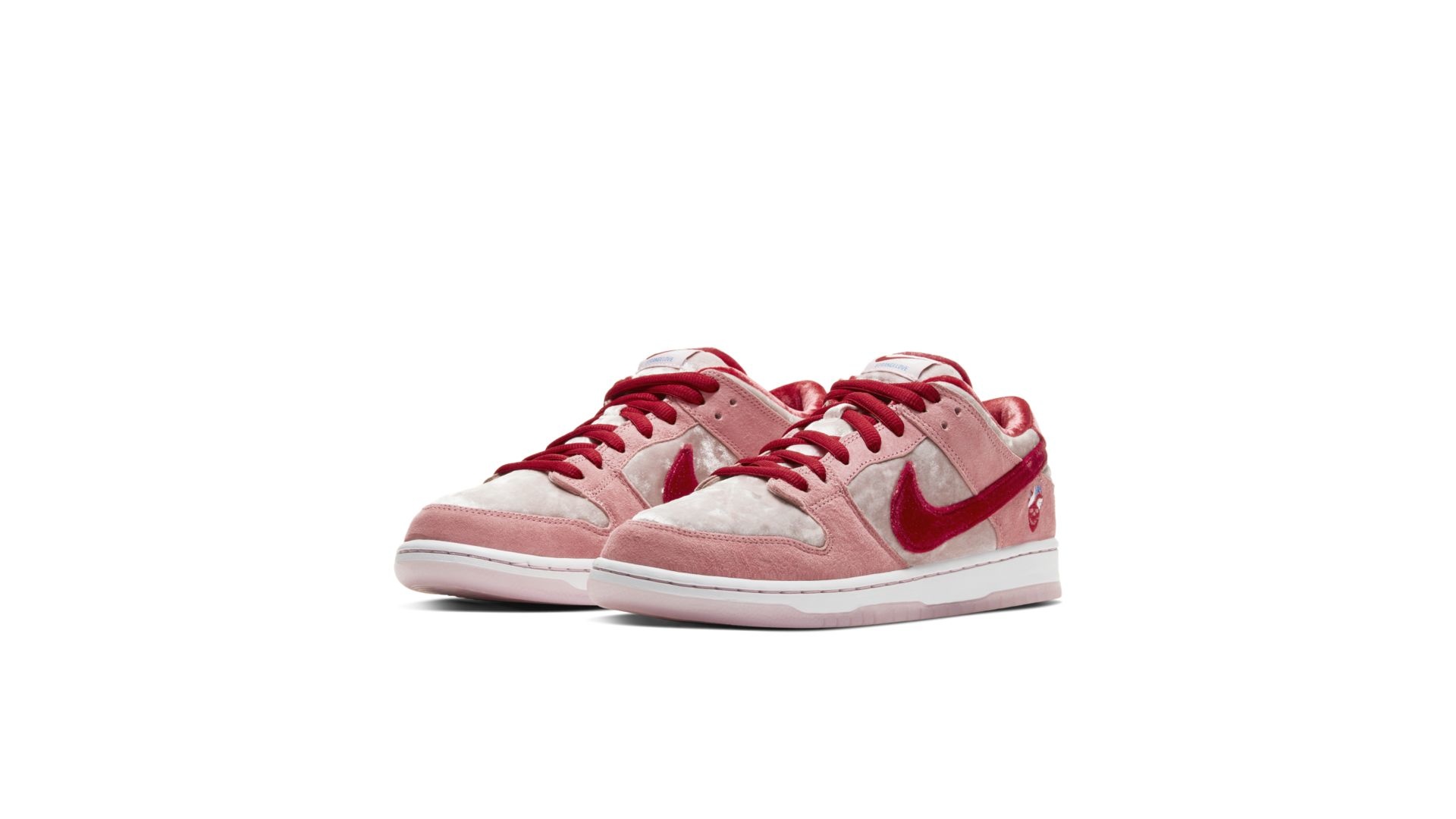 sb dunk low strange love