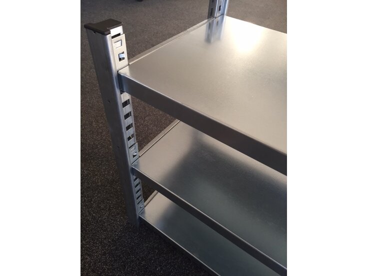 Rij nieuwe legbordstelling, ca. 4,05 lang, 60 cm diep, 6 niveaus