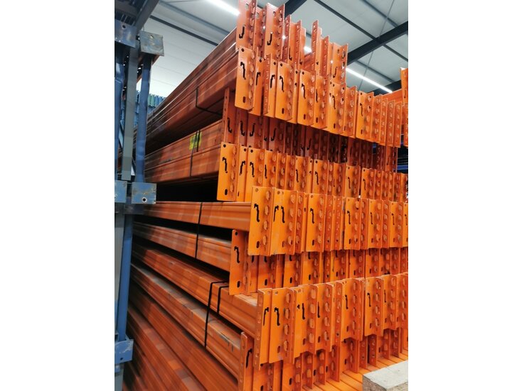 Ligger Stow50 2700x125x50mm oranje