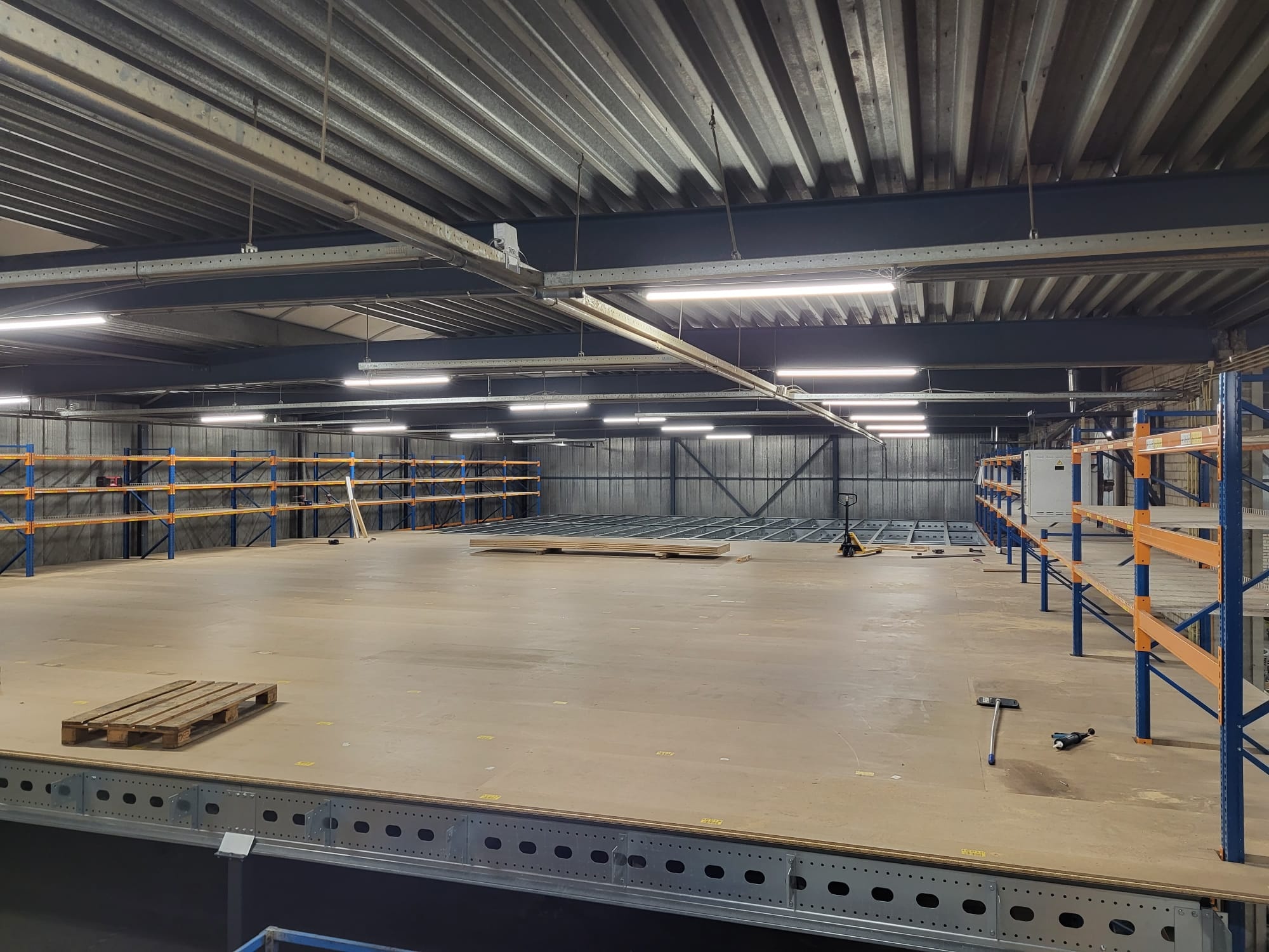 Entresolvloer 100m2 - 250 m2, foto 2 van 2