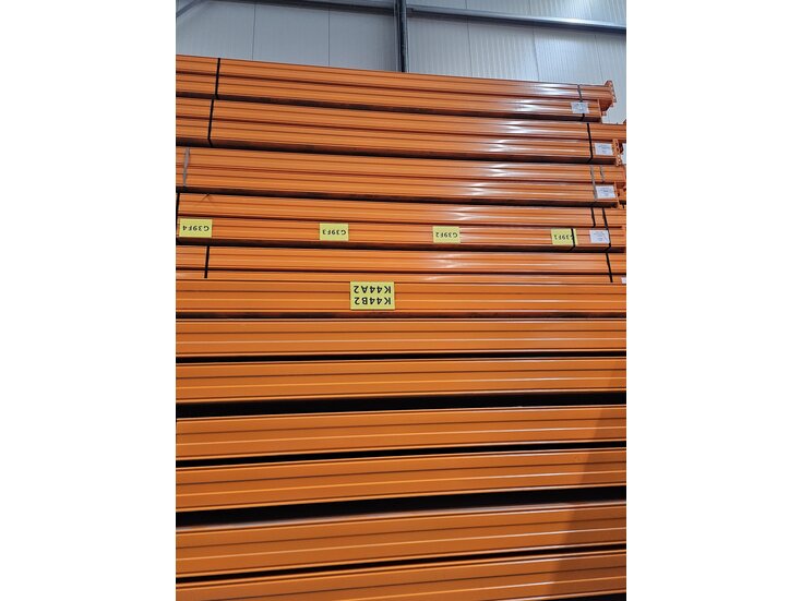 Ligger Stow50 3300x140x50mm oranje