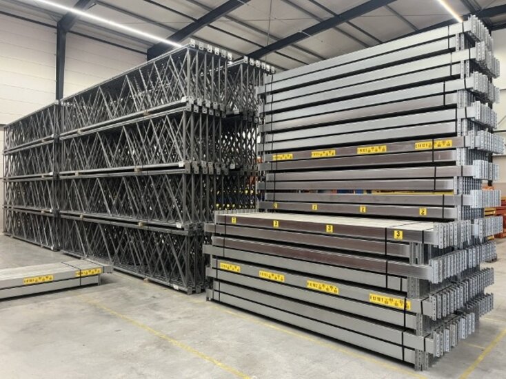 Dexion magazijnstellingen voor elk magazijn Mooie partij verzinkte palletstellingen van het merk Dexion