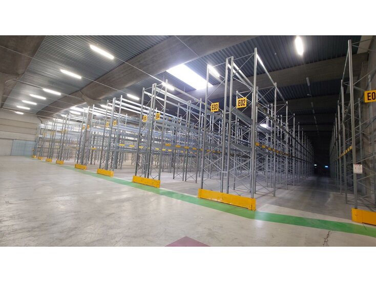 Dexion magazijnstellingen voor elk magazijn Mooie partij verzinkte palletstellingen van het merk Dexion