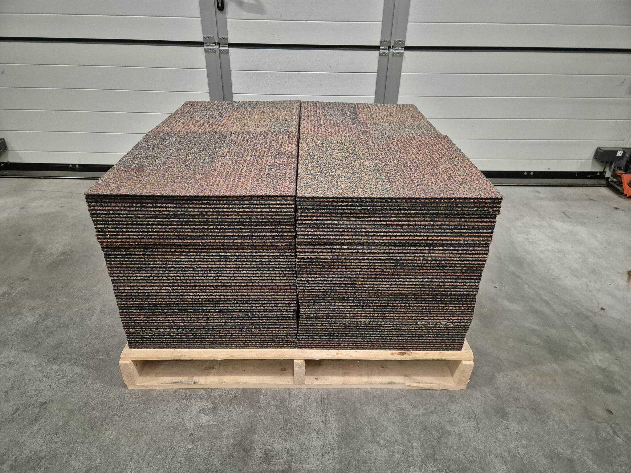 Tapijttegels Partij | pallet 100m2, foto 3 van 3
