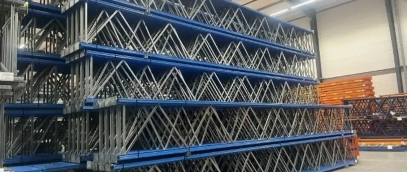 Hoe maak je een houten vlonder schoon?