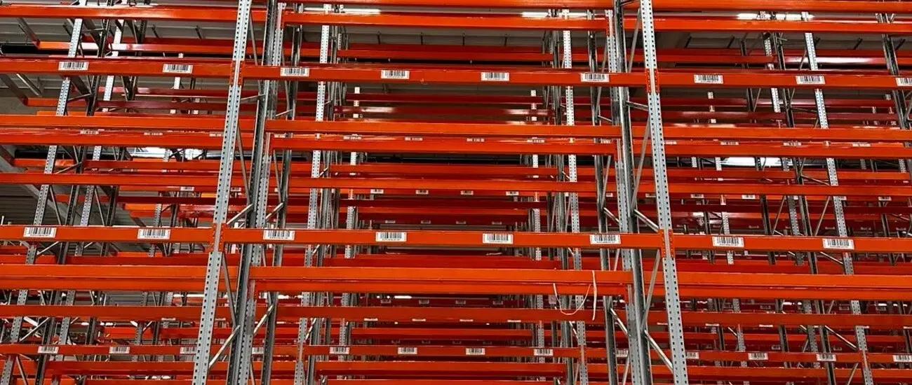Waar moet een veilige palletstelling aan voldoen?