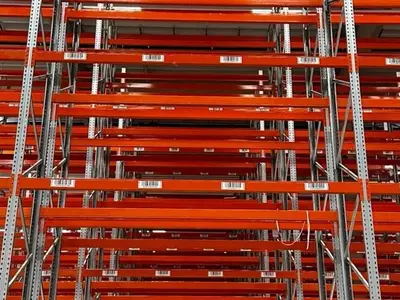 Waar moet een veilige palletstelling aan voldoen?