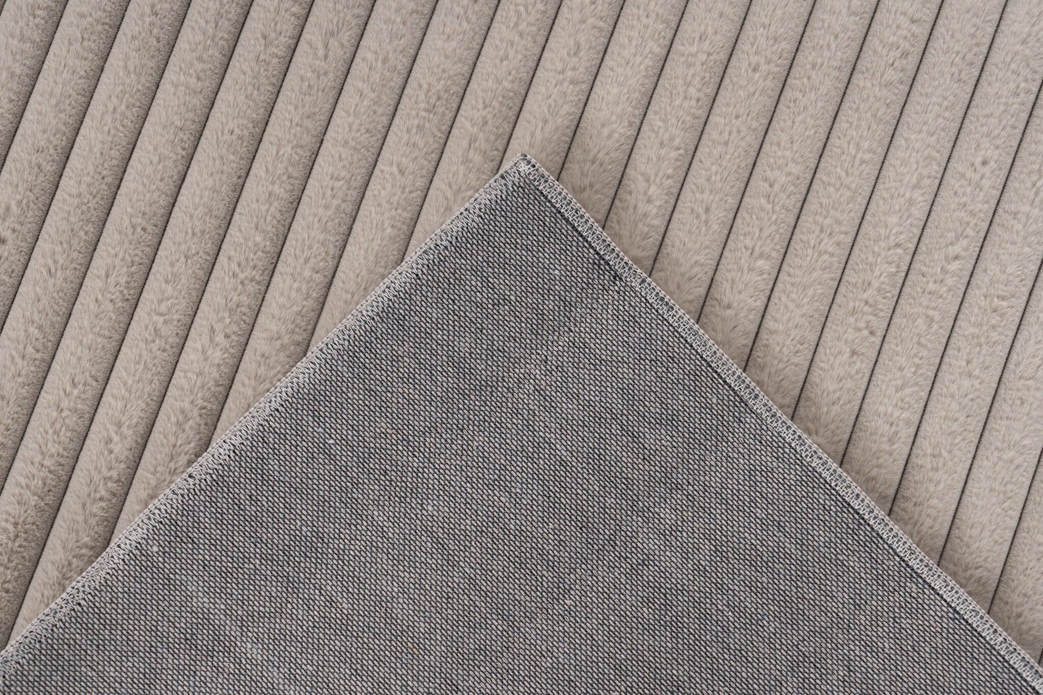 Plush Soft - Fluffy Vloerkleed - 3D Effect, Hoogpolig, 100% Polyester, Super Soft Touch - Taupe