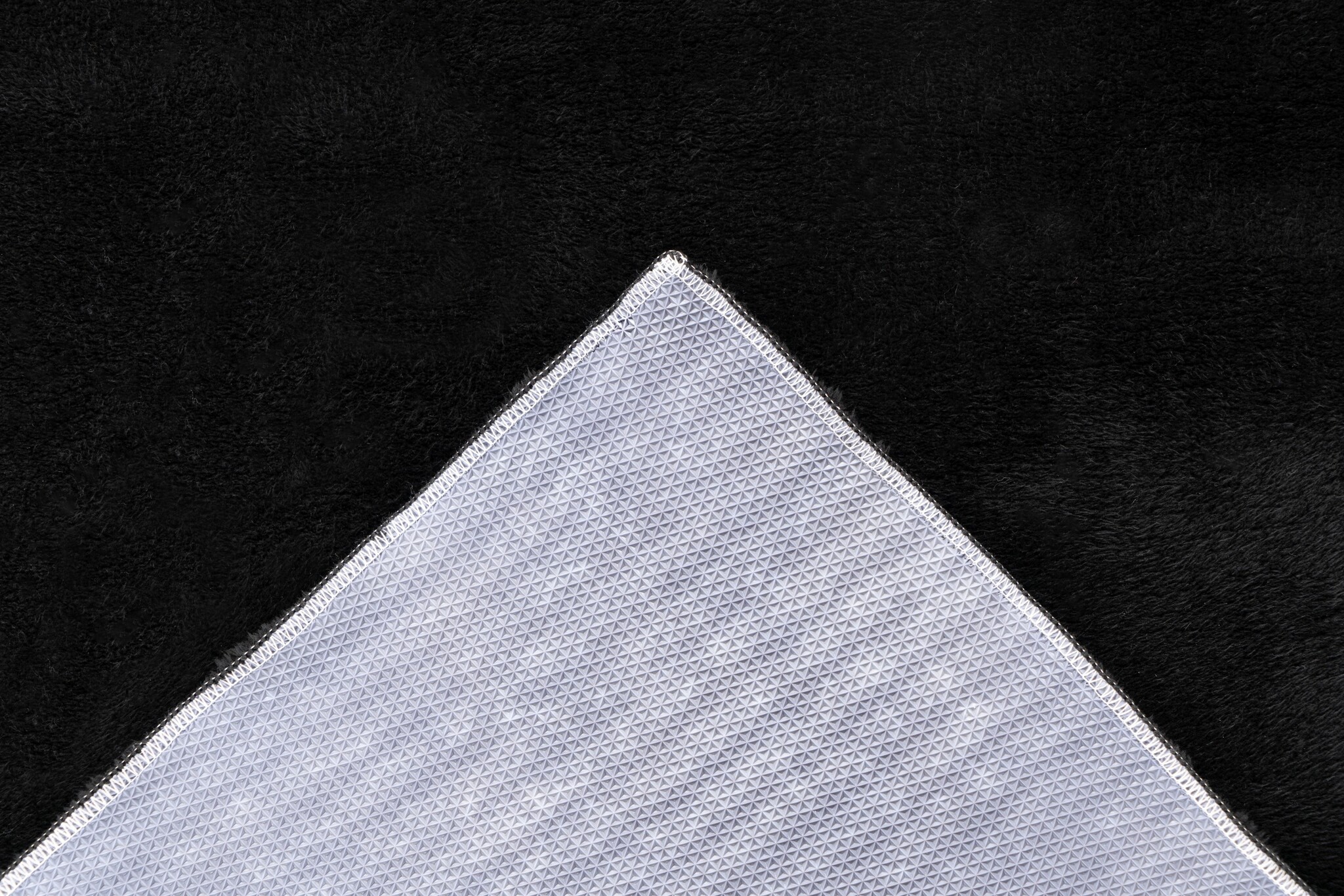 Luxe Badmat – Fluffy - Hotelkwaliteit – Wasbaar & Anti-slip – 100% Polyester, Soft Touch – Zwart