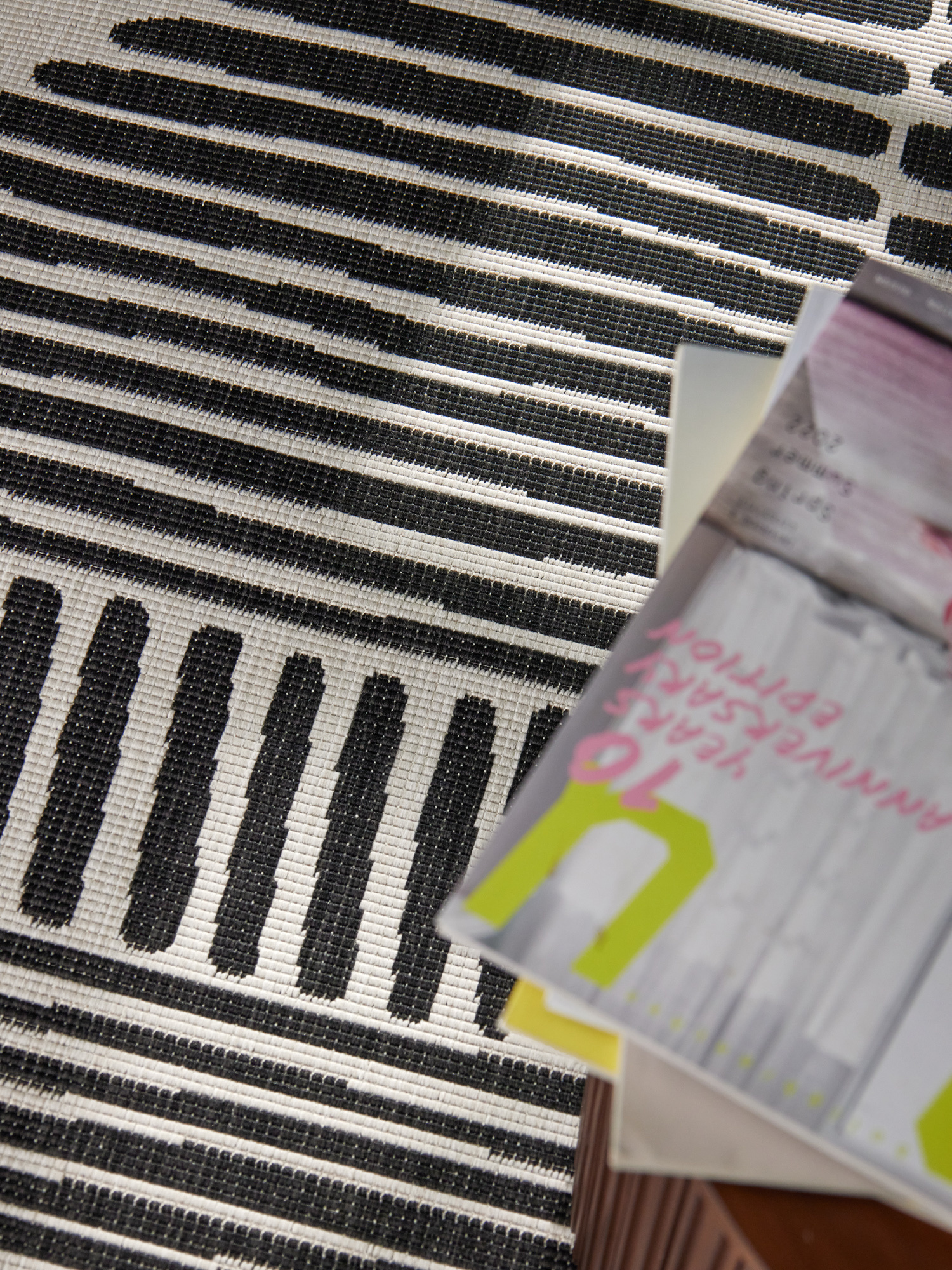 Ted Baker Haringey Rond Buitenkleed Zwart Wit