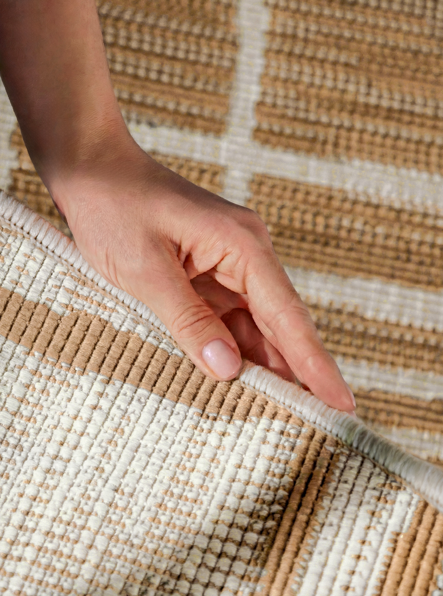 Ted Baker Haringey Rond Buitenkleed Jute Wit