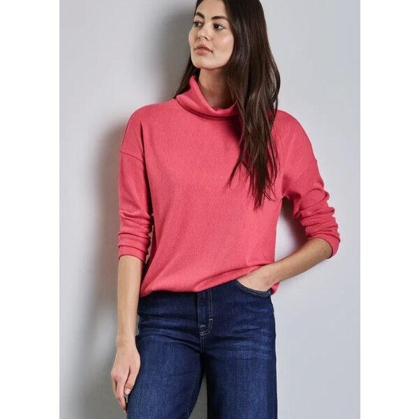 Street One Fine Vertical Structure  Street One Fine Vertical Structure