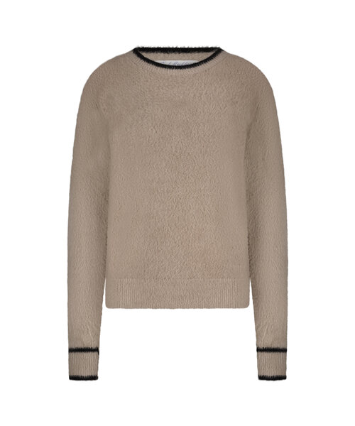 Red Button Red Button Fluffy Sweater & Contrast Red Button Red Button Fluffy Sweater & Contrast