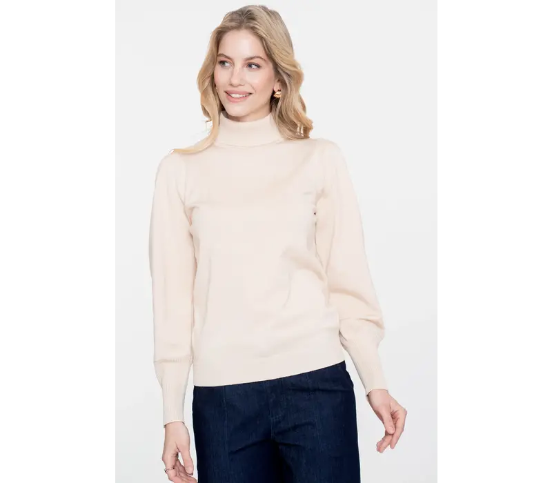 Geisha Pullover Col Pleated Shoulders Off White