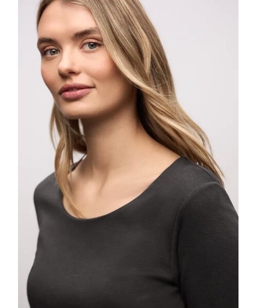 StreetOne Street One Pania