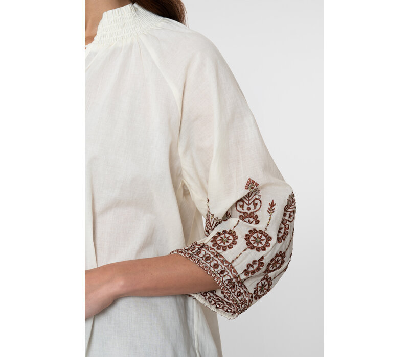 Geisha Blouse Embroidered Sleeves Off White Ginger