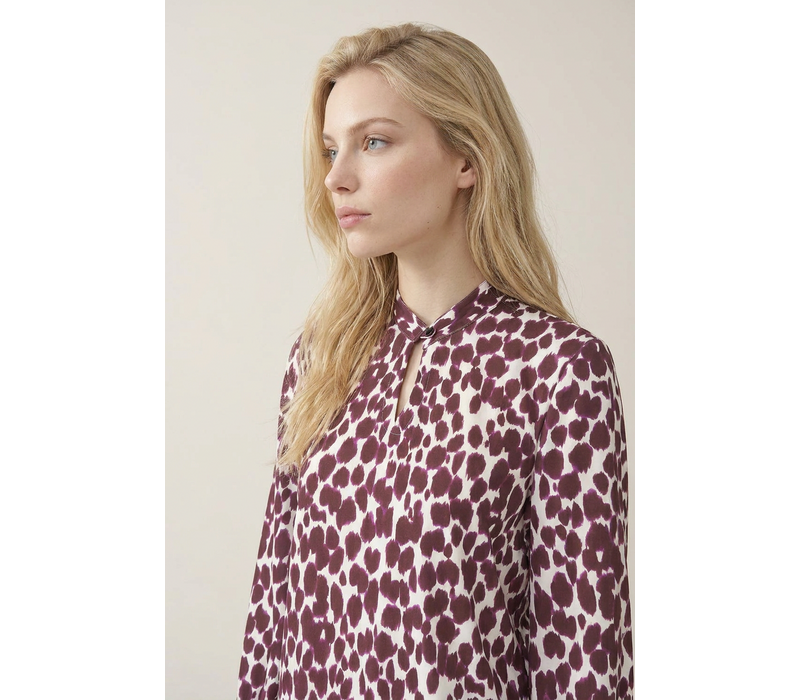 Helena Hart Top Justin Print Tabby Burgundy