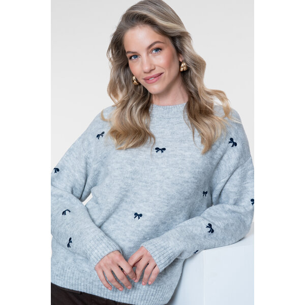 Geisha Pullover Embro Bowtie 