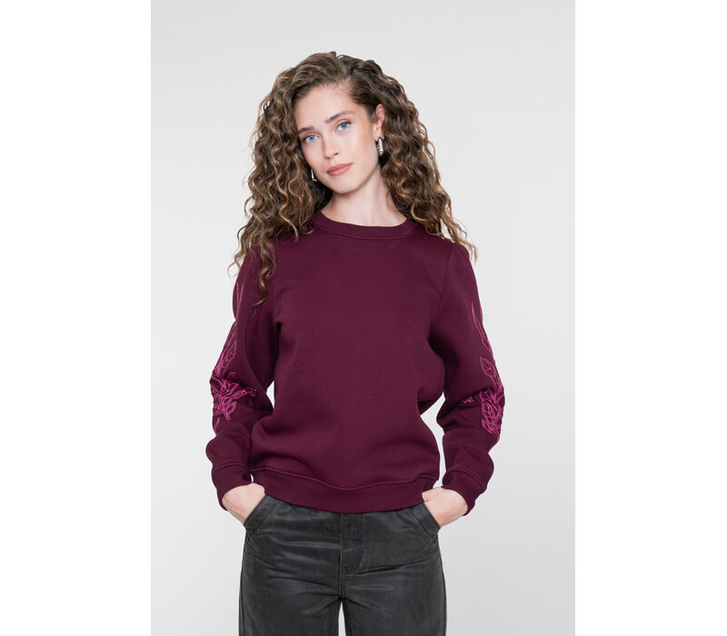 Geisha Sweat Sleeve Embroidery Burgundy