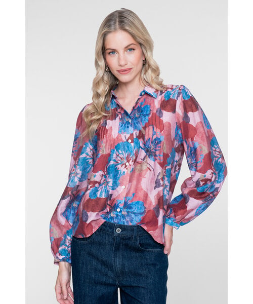 Geisha Geisha Blouse with Flowers and Pleats