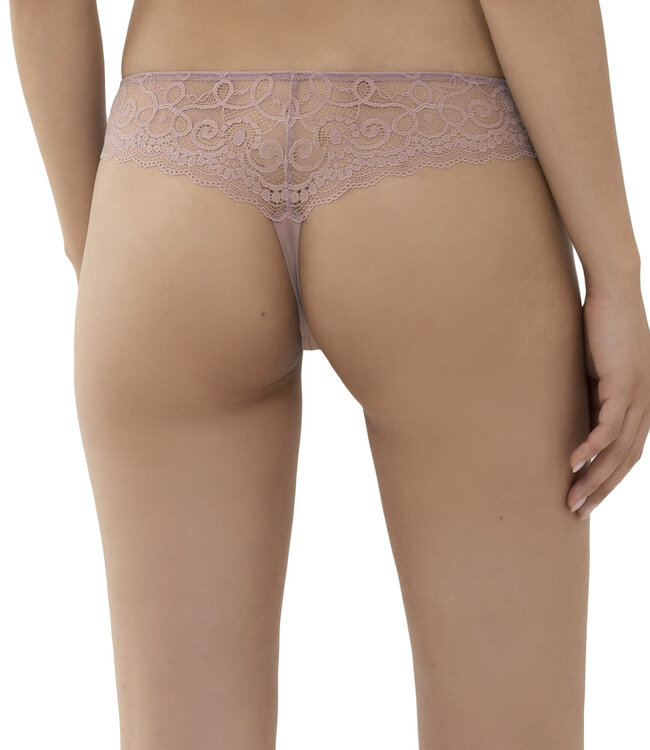 Amourous String - Wet Sand