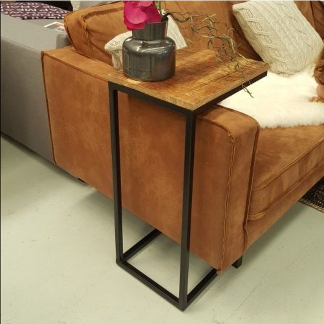 Benoa Bijzettafel industrieel sofa mango