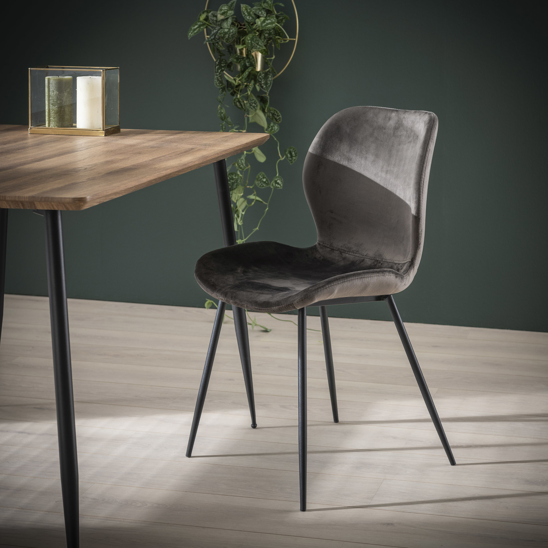 Stoel velvet ronde buis Antraciet velvet Gratis Houten