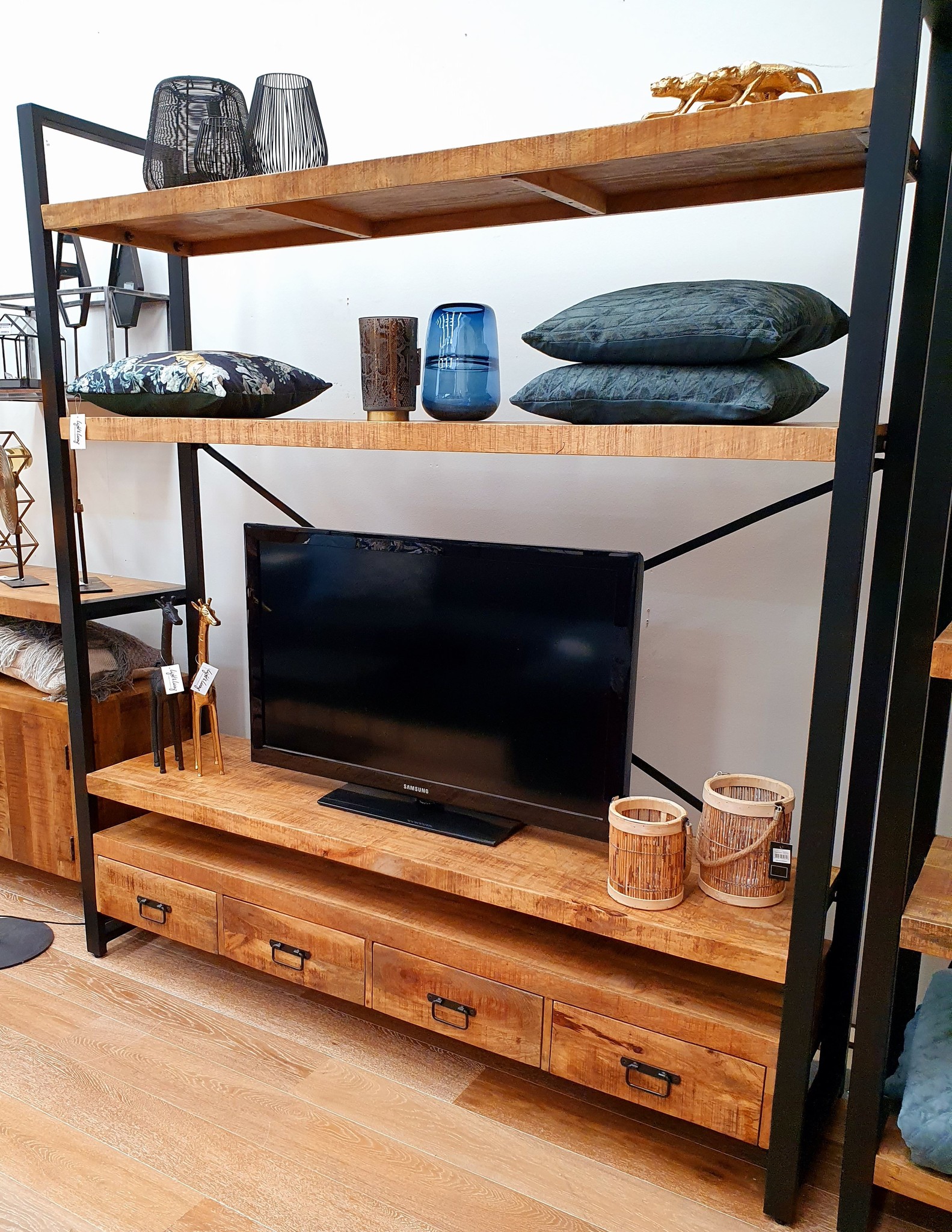 TV wandmeubel mango met 4 lades Gratis Houten Meubel