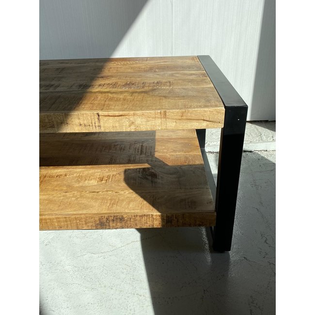 Benoa Salontafel Industrial Mango met onderblad