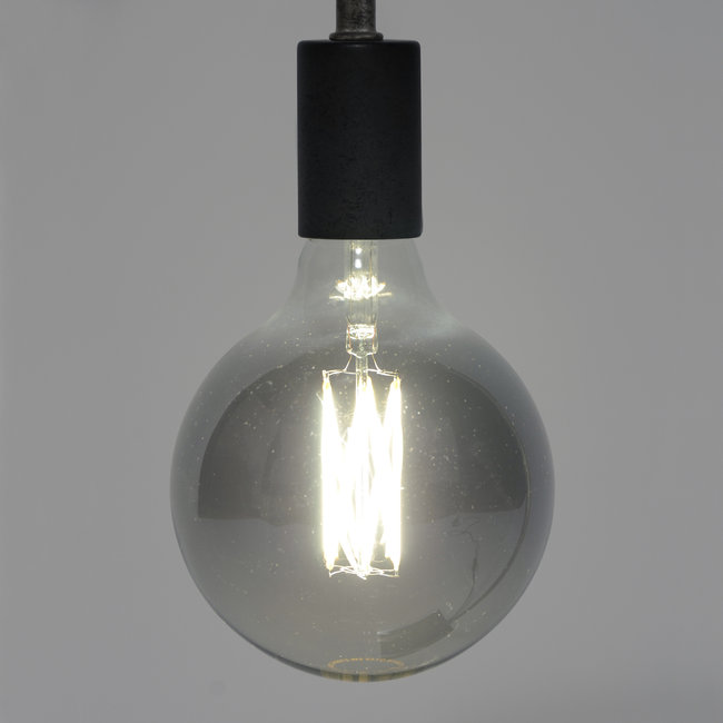 WoonStijl Lichtbron LED filament bol Ø12 5 - E27 6W 2100K 450lm dimbaar / Smoke grey glas