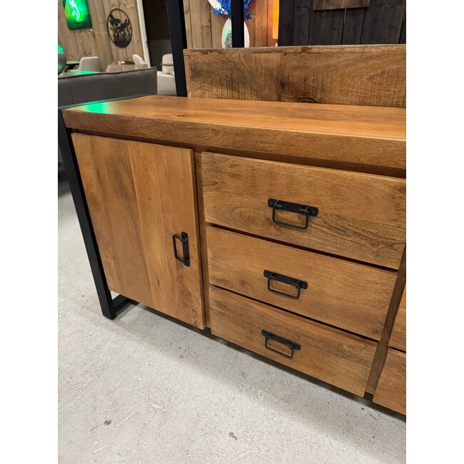 Starfurn Dressoir Boaz 200 cm I Warm bruin mango