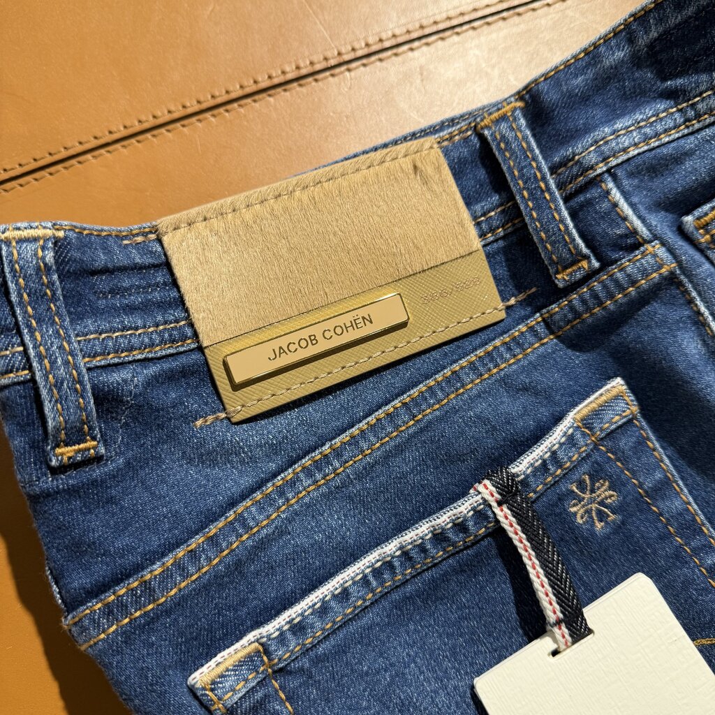 Jacob Cohën H Jacob Cohën Jeans BARD LTD