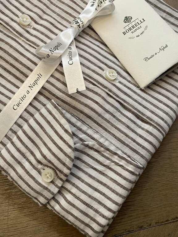 Borrelli Chemise Borrelli blanche en lin à col boutonné et fines rayures brunes SR11005