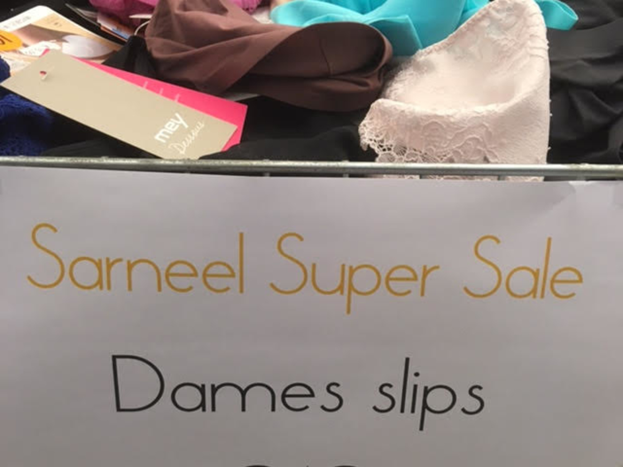 Charmant weigeren Ingrijpen Sarneel Super Sale | Opruiming ondergoed, nachtkleding voor dames en heren  - Mooi Eronder