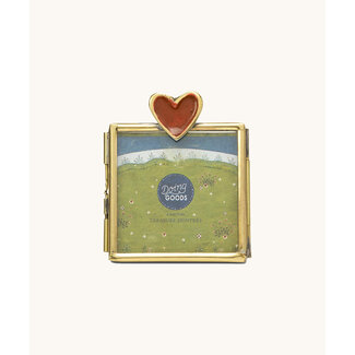 Doing goods Pyar heart frame mini