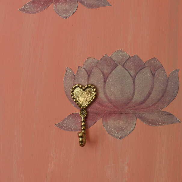 Doing goods Saachi Heart Hook