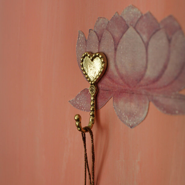 Doing goods Saachi Heart Hook