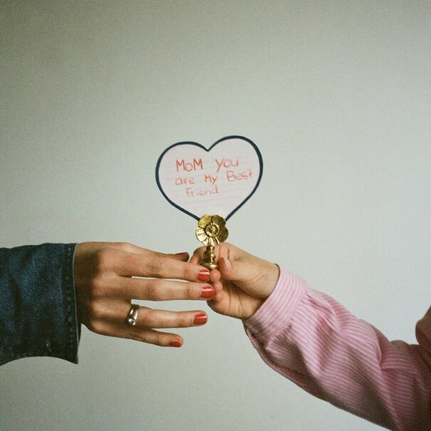 Doing goods Mia Poppy Card Holder