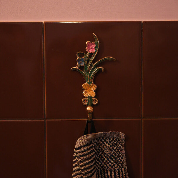 Doing goods Ivy Hook