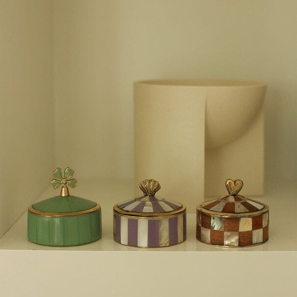 Doing goods Lucky Clover Circus Box