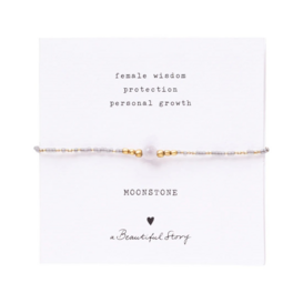 Iris Card Moonstone Bracelet