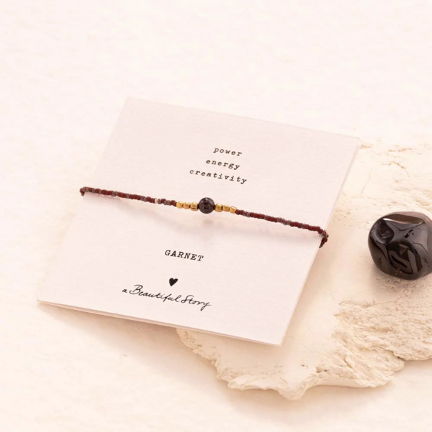 A beautiful story Iris Card Garnet Bracelet