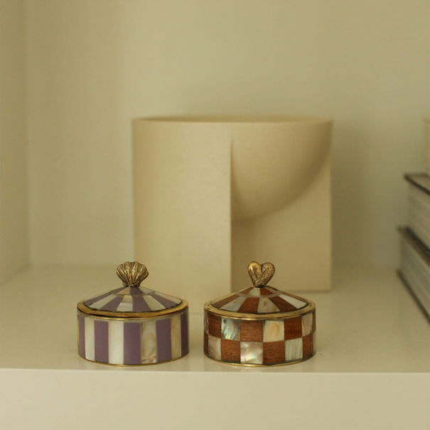 Doing goods Heart Circus Box Woody