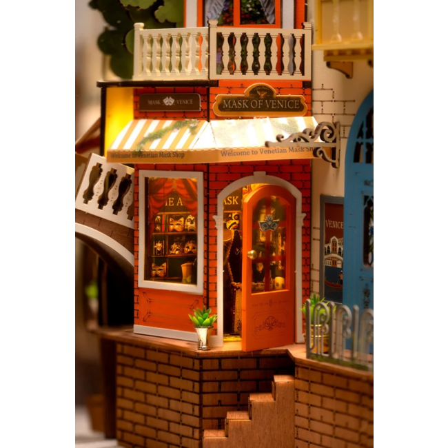 Book Nook Romantic Venice